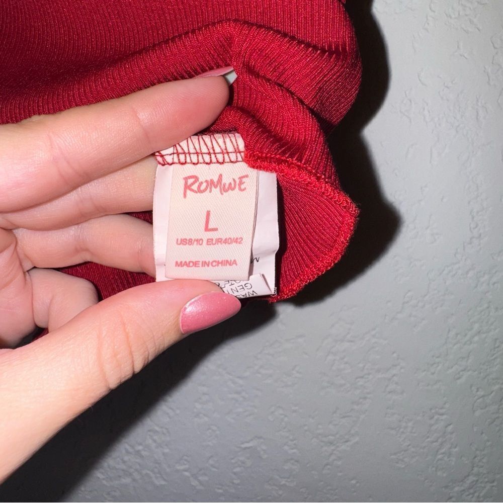 Red Ribbed Fitted Crop Tank Top - Picture 5 of 6